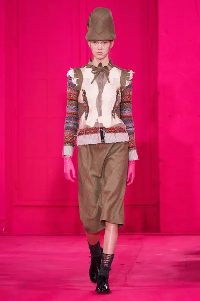 Look 9